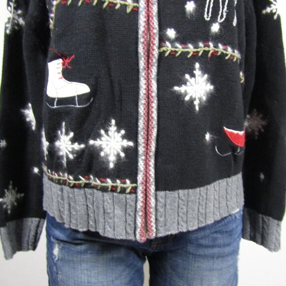 CHRISTMAS XMAS HOLIDAY SKATES REINDEER SNOWFLAKES WINTER SCENE SWEATER  ZIP L - Picture 3 of 12